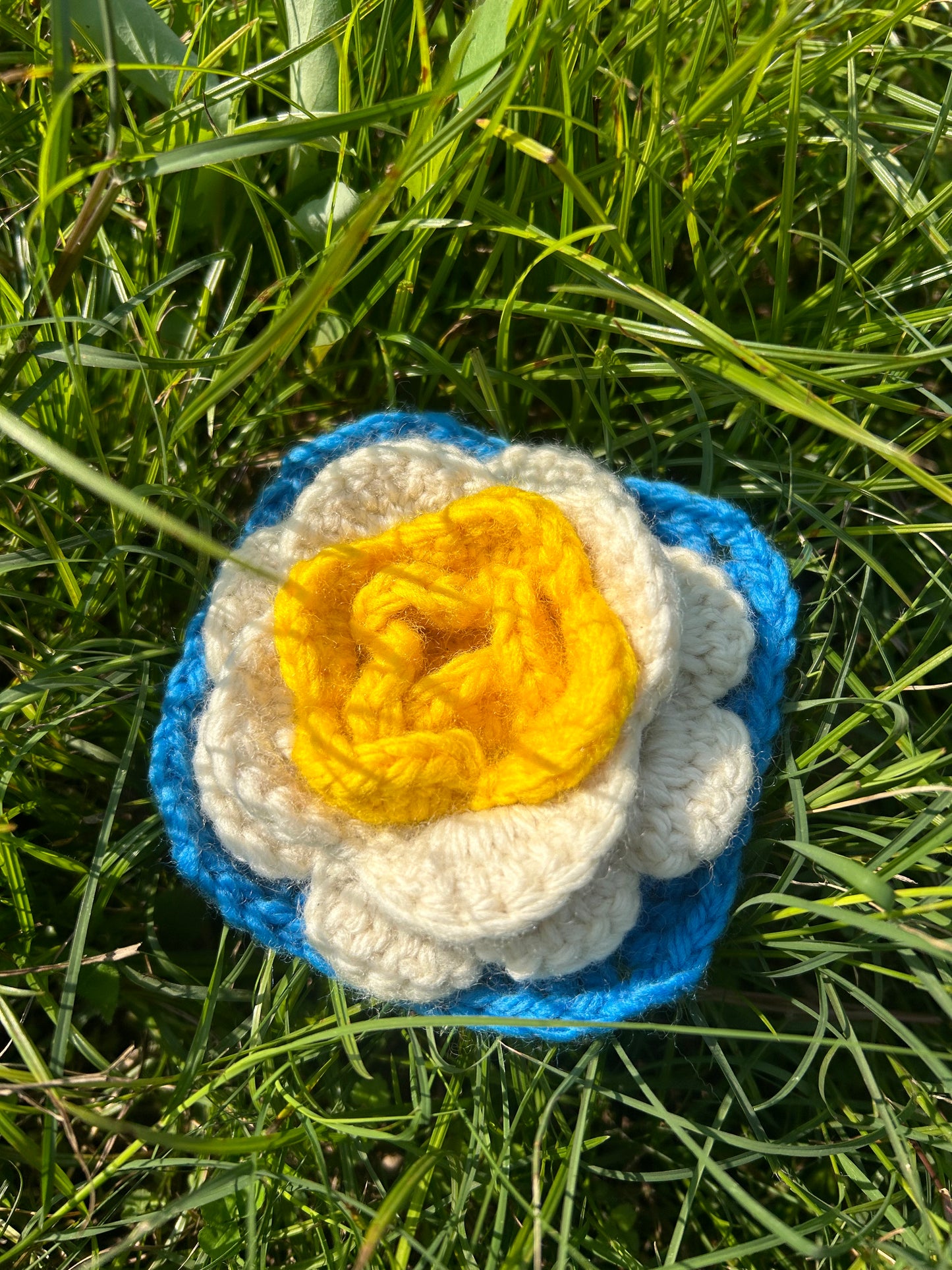 3D Häkel-Blumenplättchen – Bastelspaß aus reiner Wolle für Heimwerker