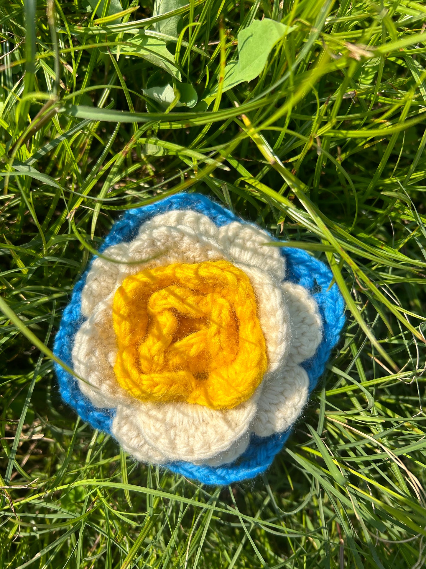 3D Häkel-Blumenplättchen – Bastelspaß aus reiner Wolle für Heimwerker