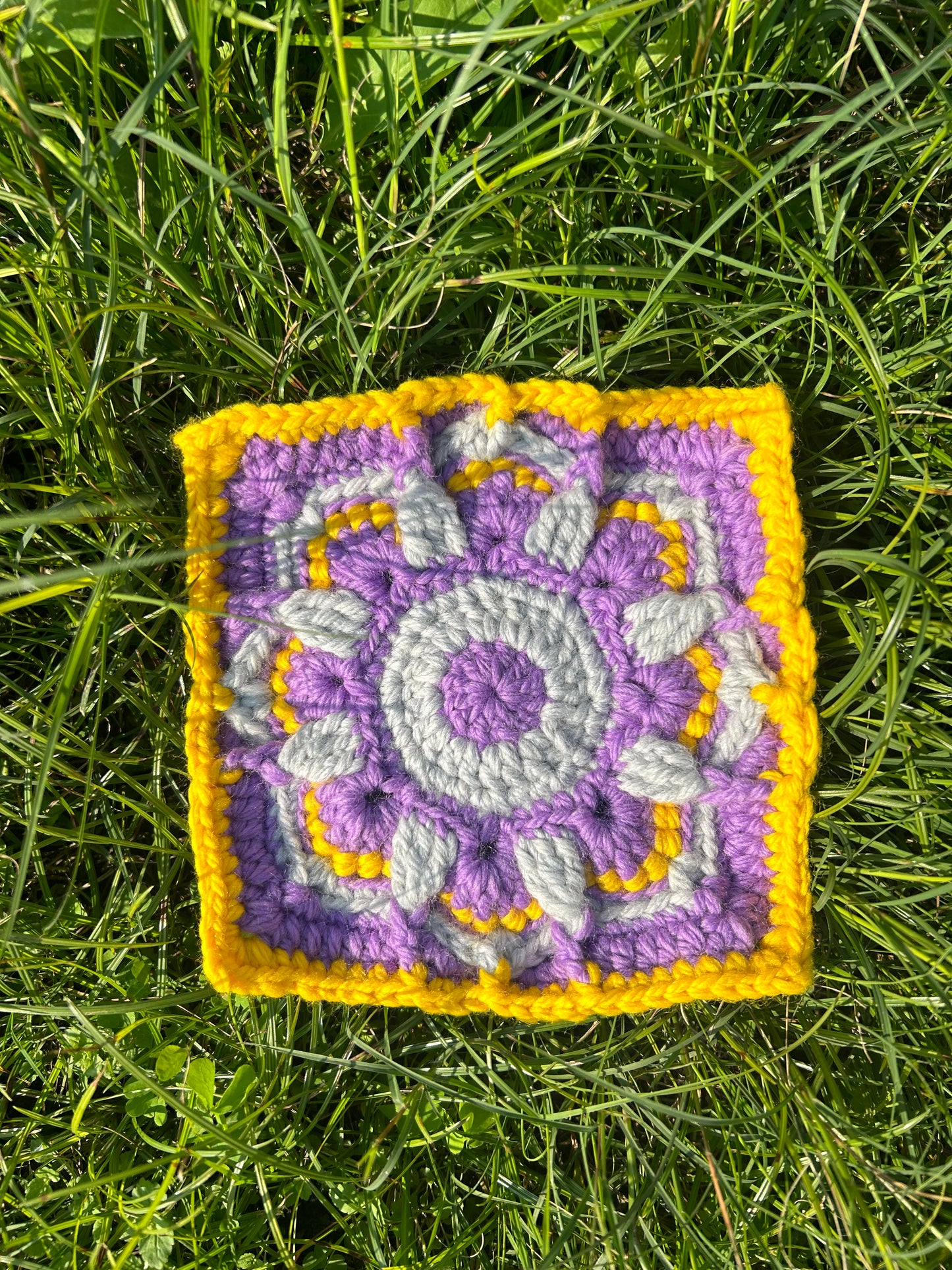 3D-Häkelblumenfliesen – Häkeln aus reiner Wolle